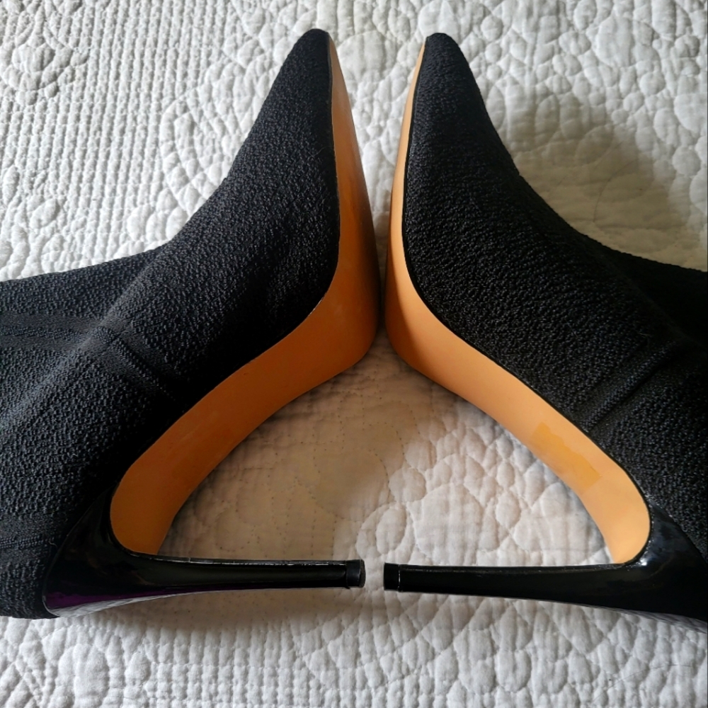 Lord & Taylor Sock booties🩶